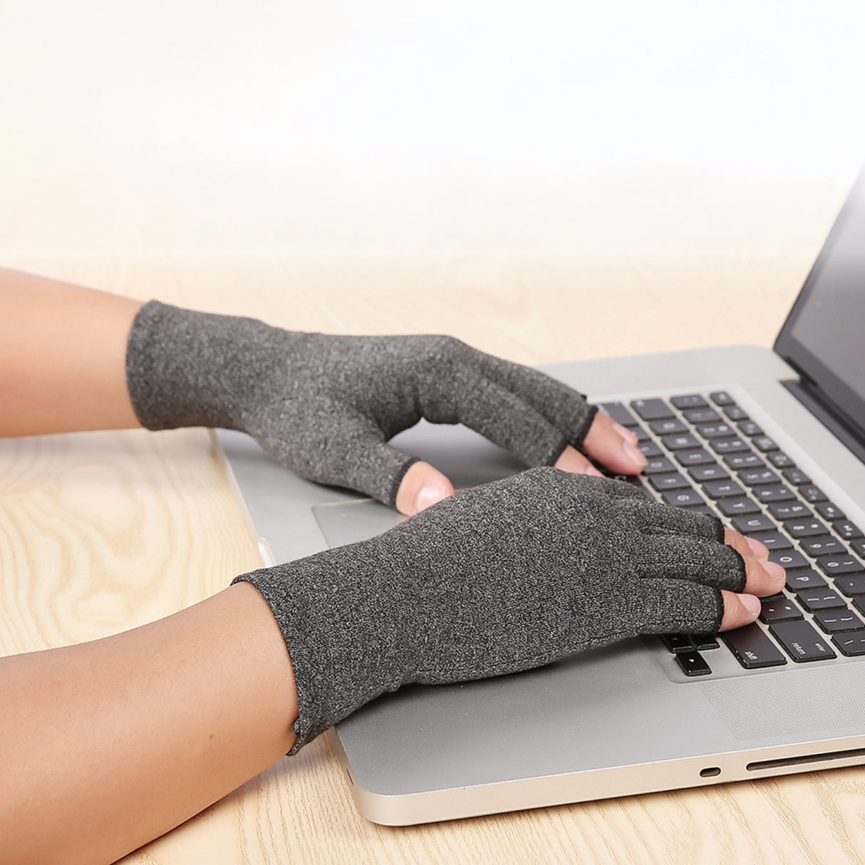 Arthritis Gloves Compression Joint Finger Hand Wrist Support Brace - Medium