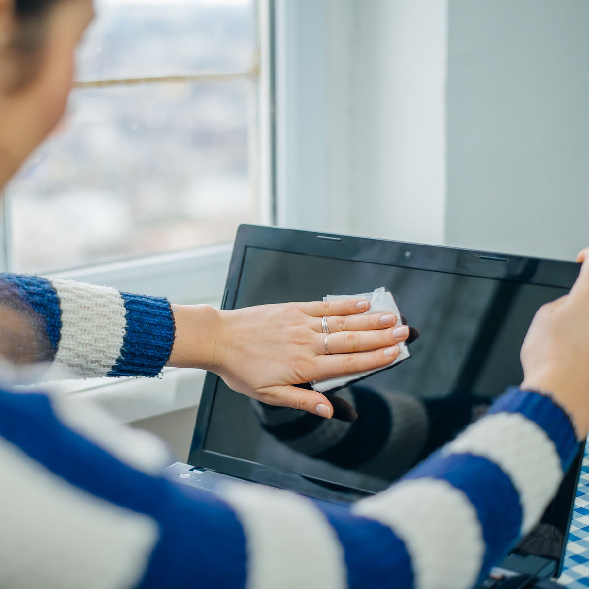 Laser Screen Cleaning Wipes 100 Pack - 3 Pack