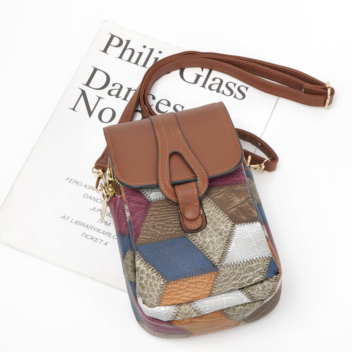 Color-Block Diamond Pattern PU Leather Crossbody Phone Bag – Retro Mini Wallet with Adjustable Strap & Dual Zipper Closure (Brown)