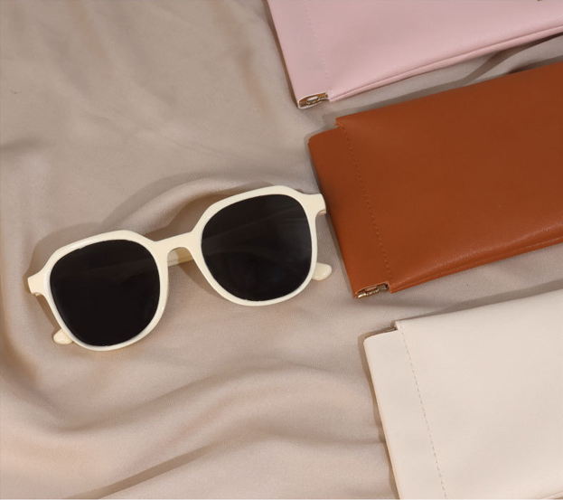 Christmas gift Premium Leather Eyeglass Case with Spring Closure - Multiple Color Options - Refined Craftsmanship(apricot)