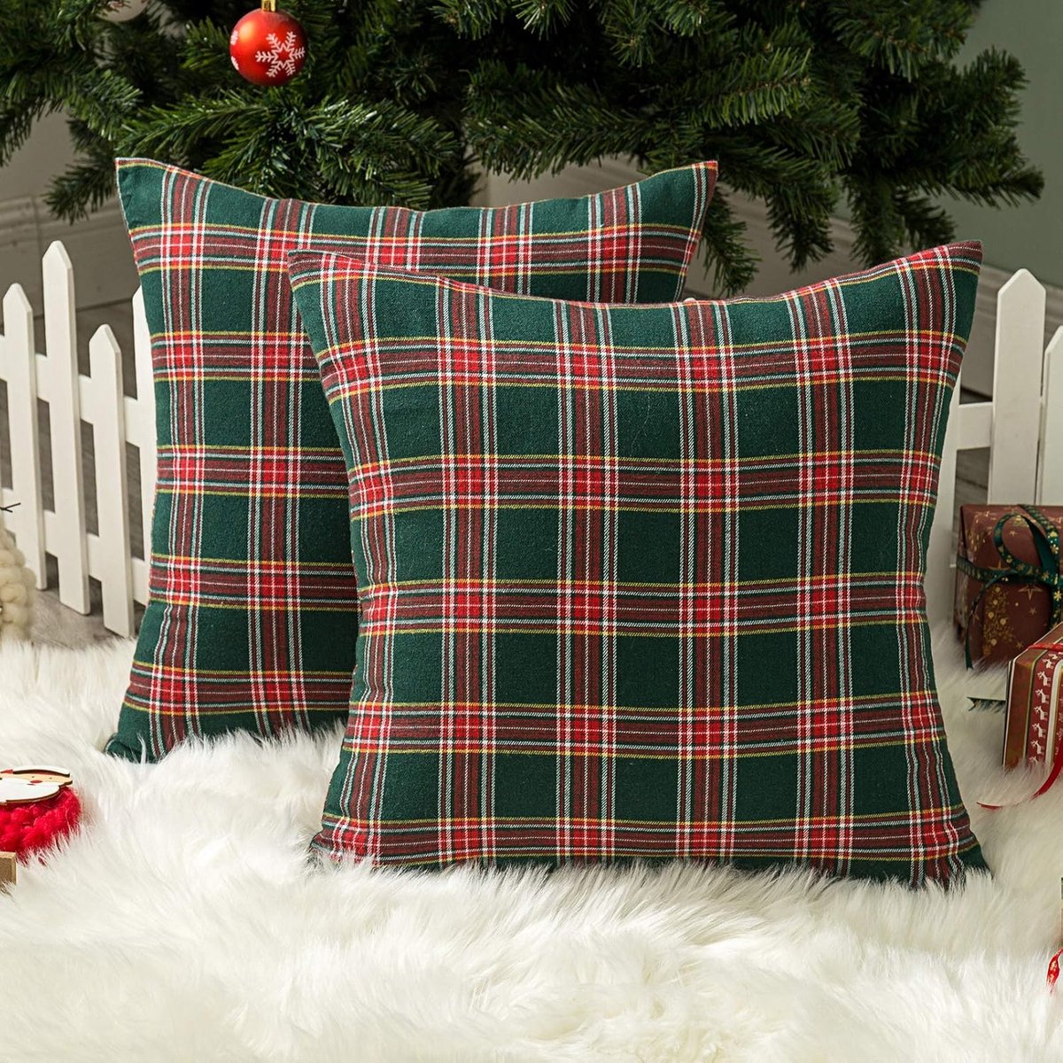Pillowcase - Set of 2 - 40 x 40 cm cushion cover - indoor Christmas decoration - Christmas ornament - Christmas Pillowcase - Christmas Tartan Cushion Cover - Christmas Classic Tartan Cushion Cover - No core - Green & Red