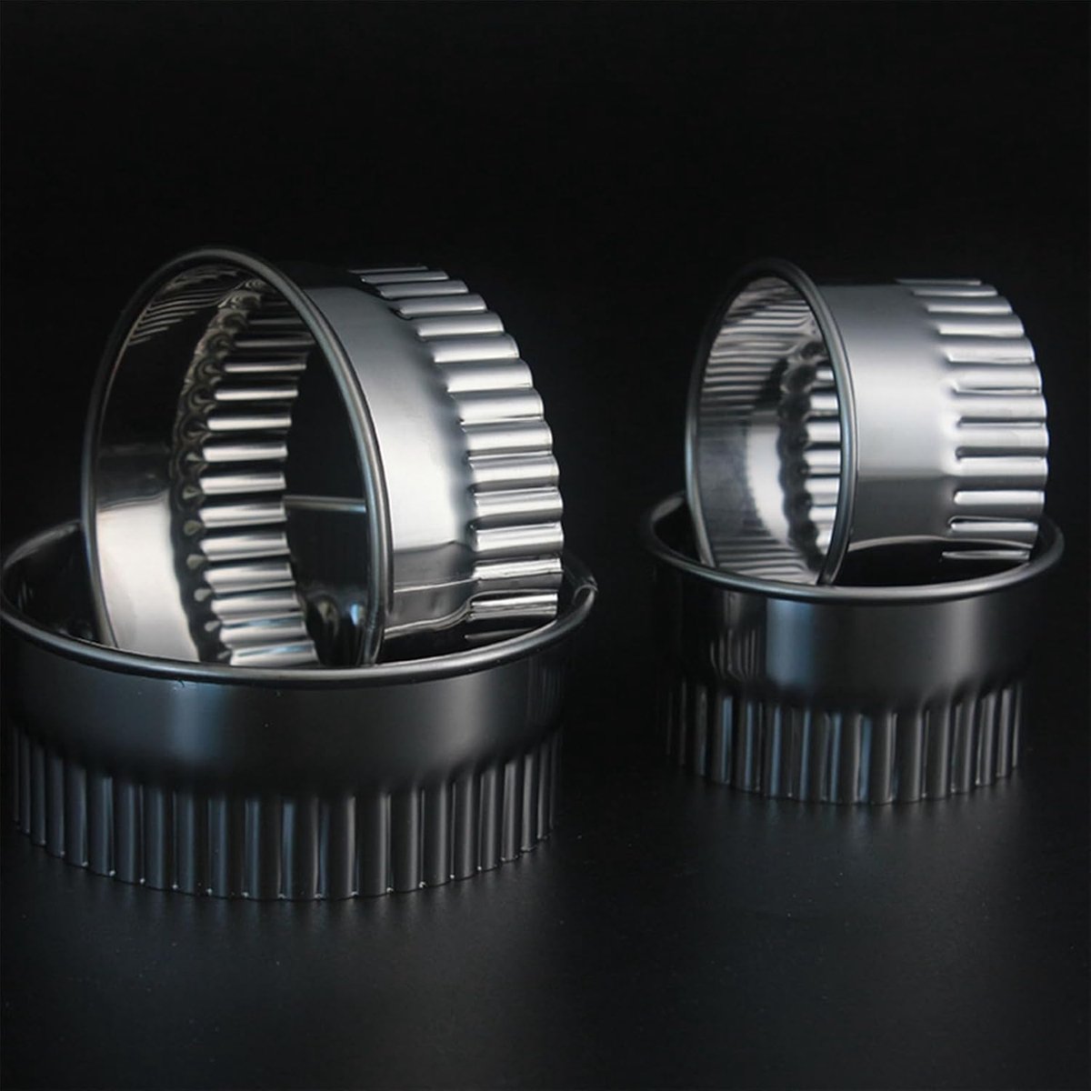 4 Pieces - Cookie Cutter - Round - Cookie Cutters - Cookie Cutters - Φ75/65/54/43mm - Serrated Edge - Silver - Stainless Steel