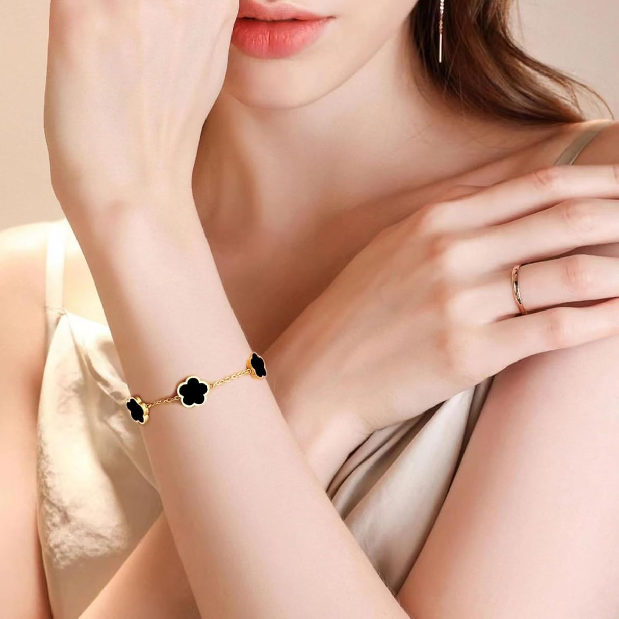 Lucky Clover 18K Gold Plated Clover Necklace Bracelet Earring for Women Fashion Cute Simple Jewelry Sets Hypoallergenic Women Jewelry Gift (Black)