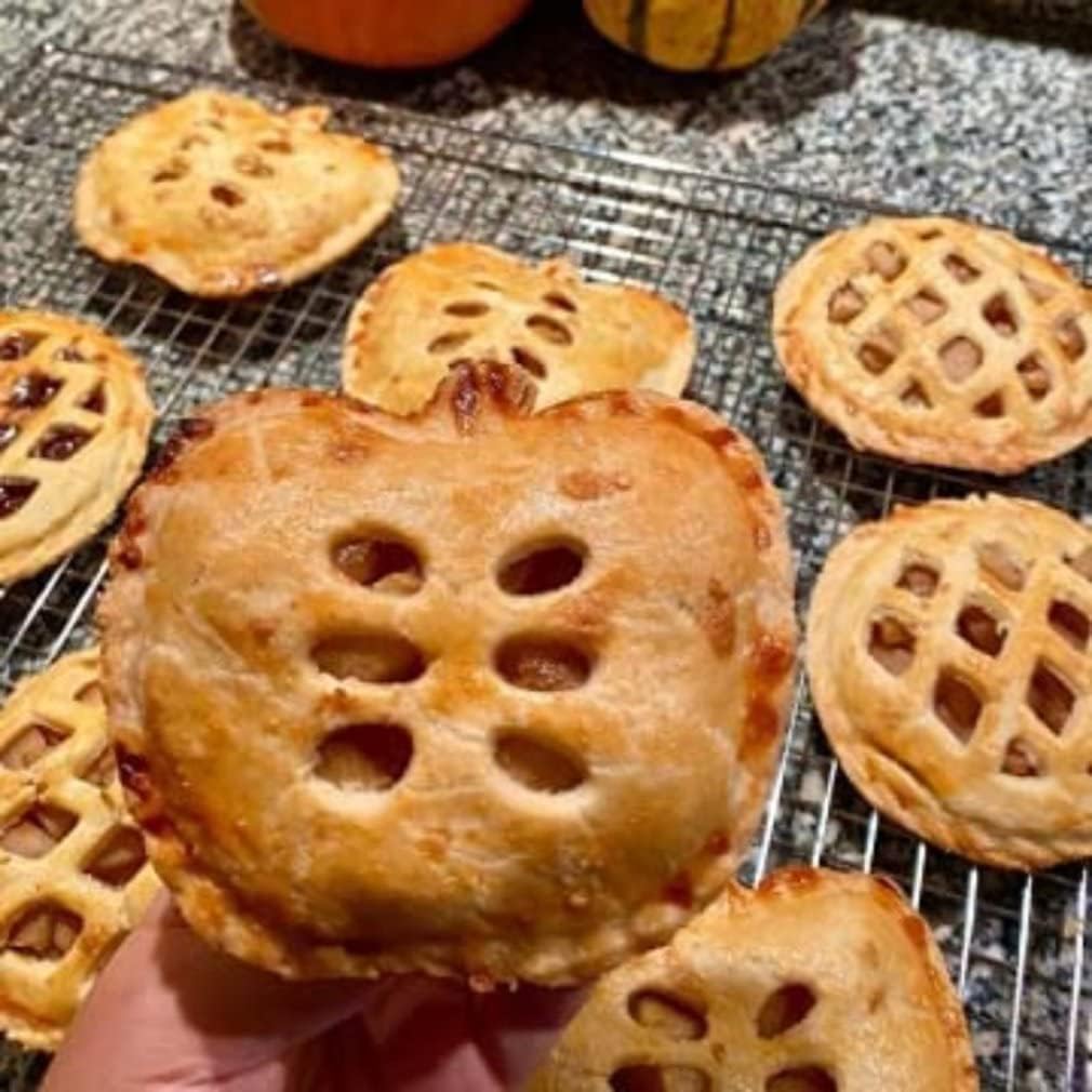 Fall Hand Pie Molds Apple, Acorn & Pumpkin, Fall Hand Pie Molds Set of 3, Mini Pie Mould Dough Press Mold Tool, Perfect Kitchen Tools Accessories for Hand Pies, Pierogi, Ravioli, Calzone & Empanada