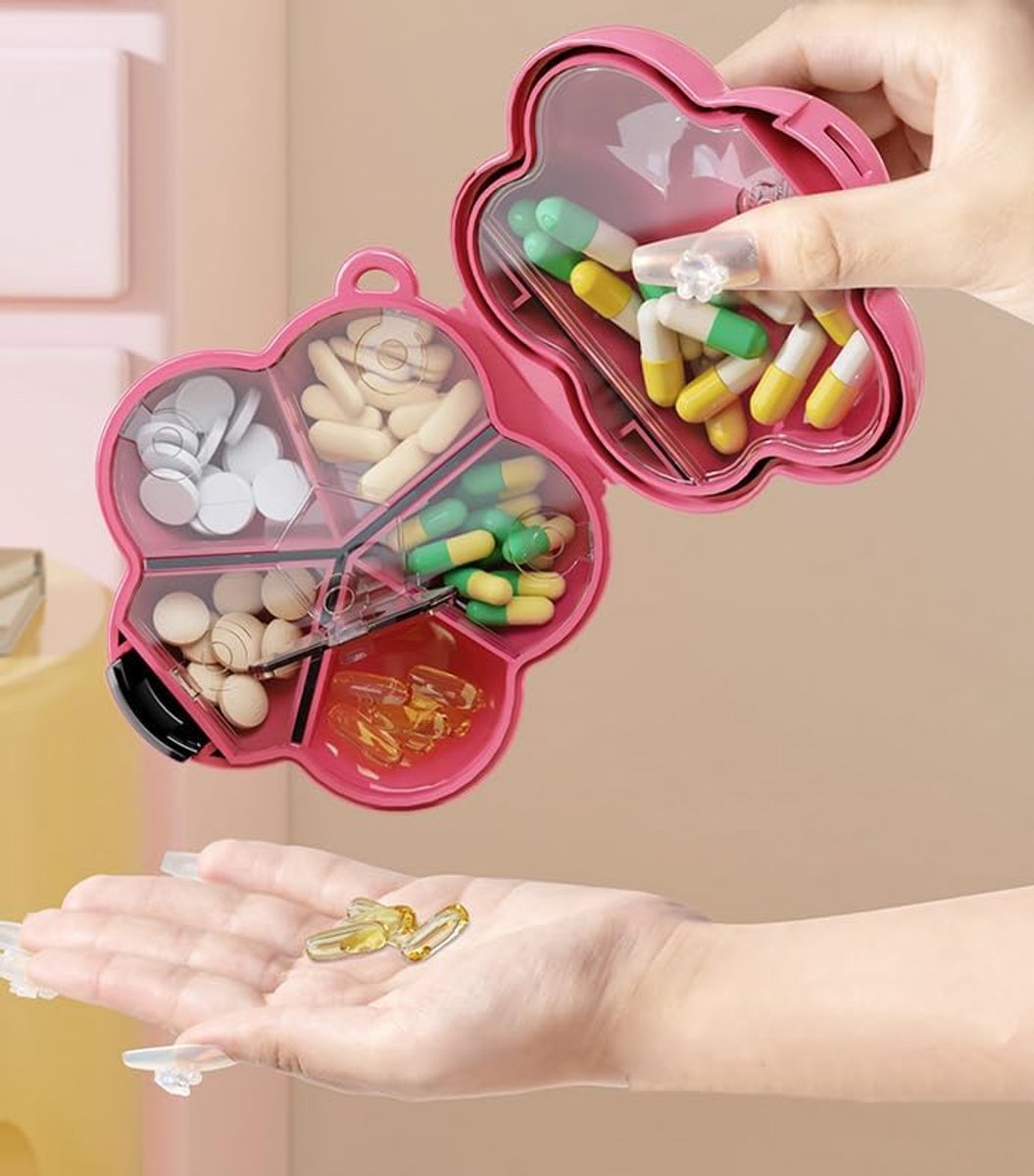 Mini Pill Box - Portable Jewelry Box - Flower-Shaped Storage Box - For storing small accessories - Suitable for boys and girls (Pink)