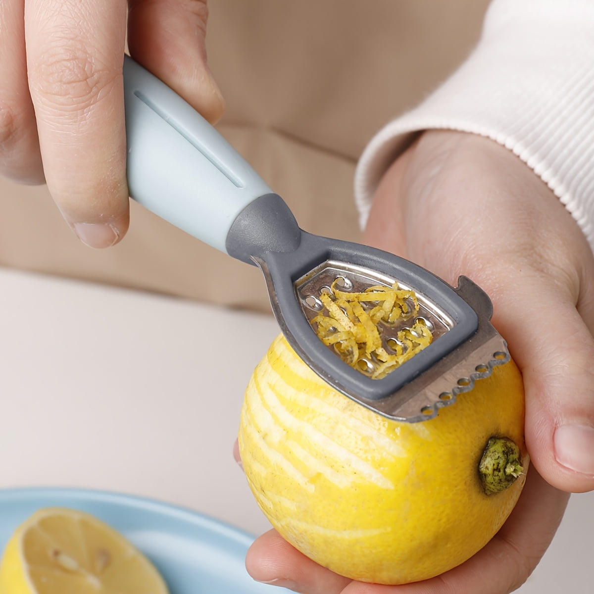 Green Stainless Steel 3-in-1 Citrus Zester & Juicer – Multi-Functional Lemon Grater, Peeler & Juicing Tool with Soft Grip Handle for Oranges, Limes & Grapefruit