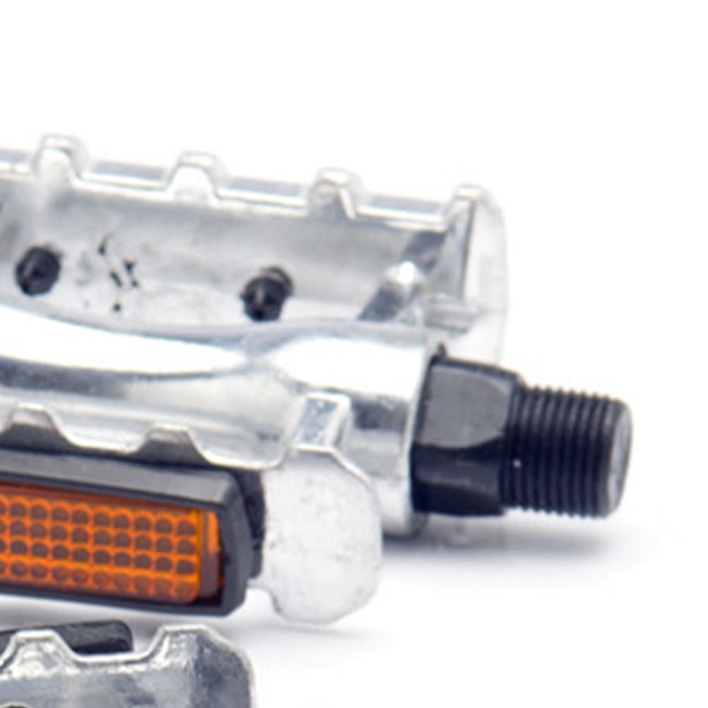 Worgeous 1 Pair of Silver Aluminum Alloy Mountain Bike Pedals with Anti slip Spikes