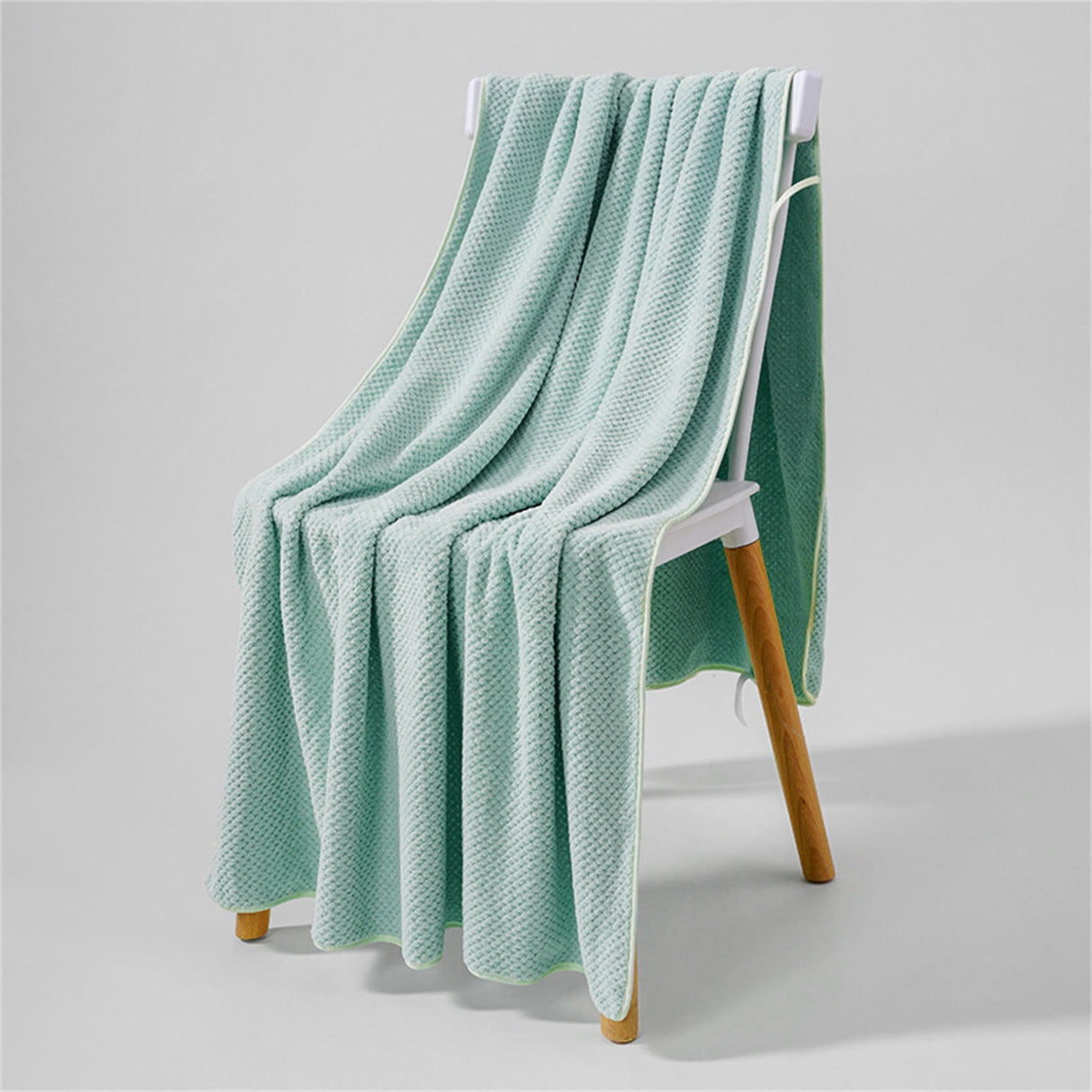 Lightweight Quick‑Dry Adult Bath Towel, Highly Absorbent Sports Towel for Shower Fitness Yoga Travel, 35.0 x 75.0 cm, Green