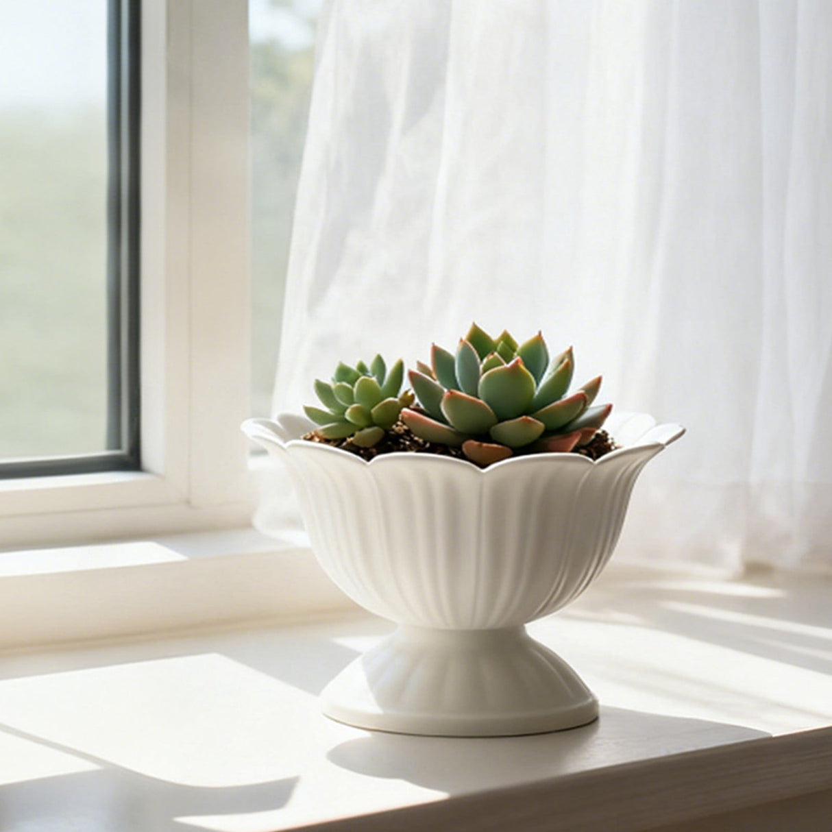 1.1L Thickened Round Bottom Plastic Flower Pot,18x13.5x18cm White Planter for Indoor and Outdoor Plants,Durable and Easy to Clean,Suitable for Various Decorative and Gardening Needs
