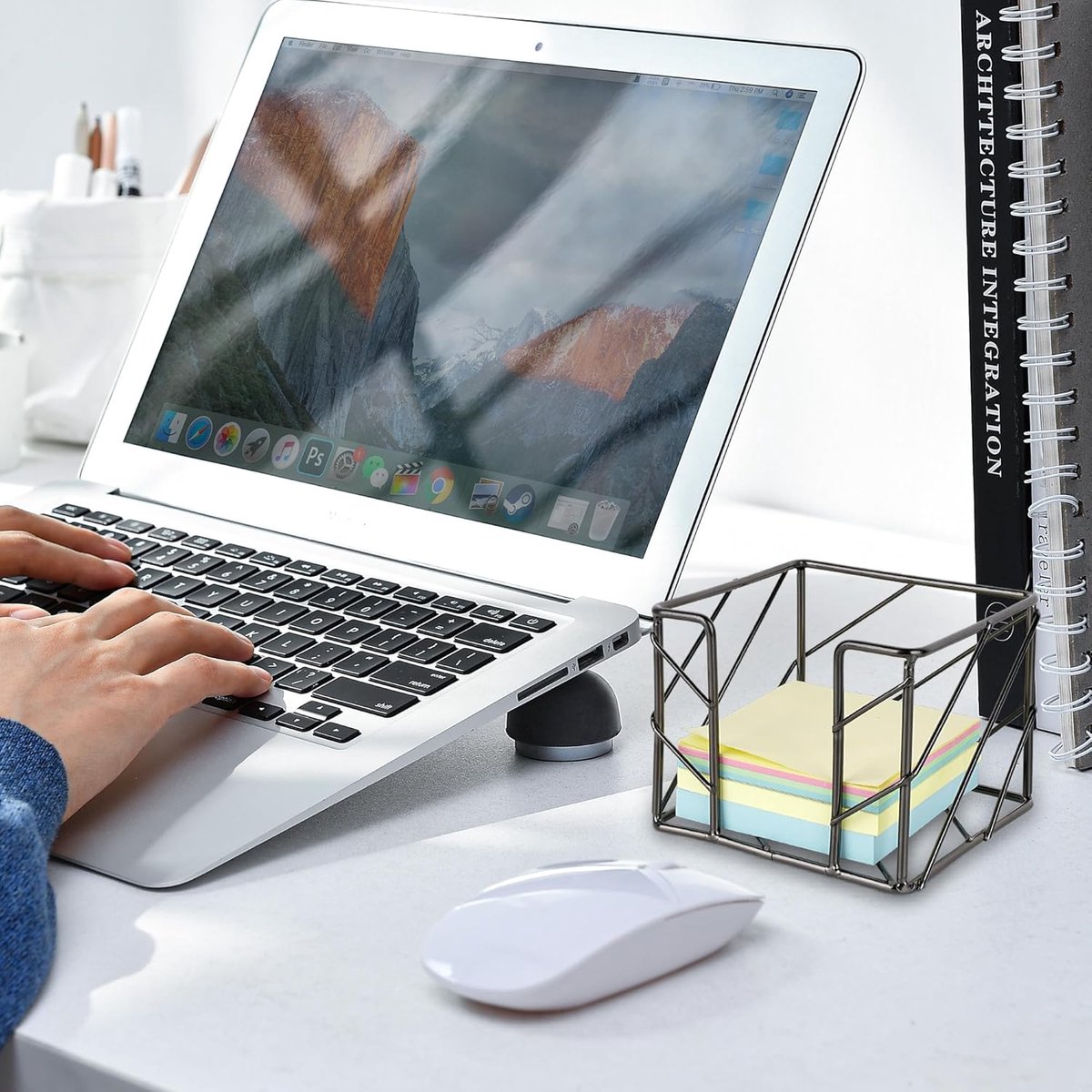 Sticky Note Organizer - Storage Rack - Metal Storage Rack - Creative Openwork Note Box - Desk Storage Accessories - Post-it Holder - Black