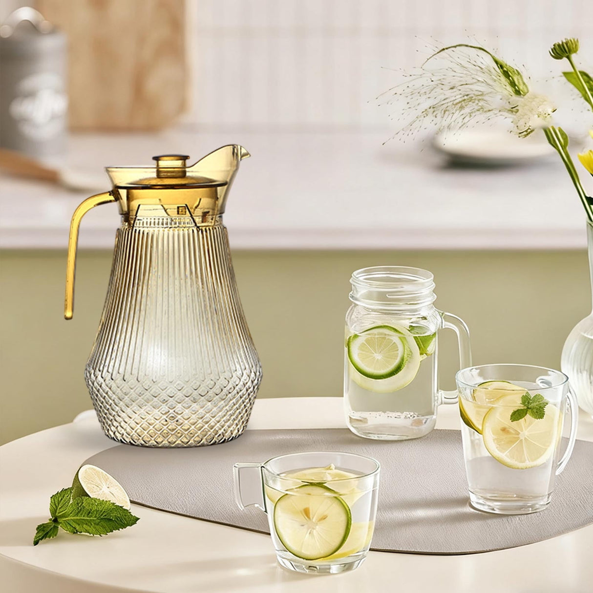 Acrylic Pitcher, Clear Plastic Water Pitchers with Lid and Spout, Iced Tea Pitcher Beverage Containers for Fridge, Juice, Sangria, Lemonade, Shatter-proof, BPA-Free Clear