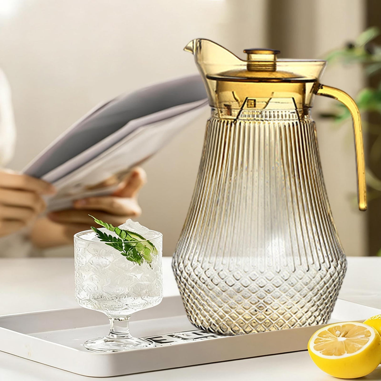 Acrylic Pitcher, Clear Plastic Water Pitchers with Lid and Spout, Iced Tea Pitcher Beverage Containers for Fridge, Juice, Sangria, Lemonade, Shatter-proof, BPA-Free Yellow