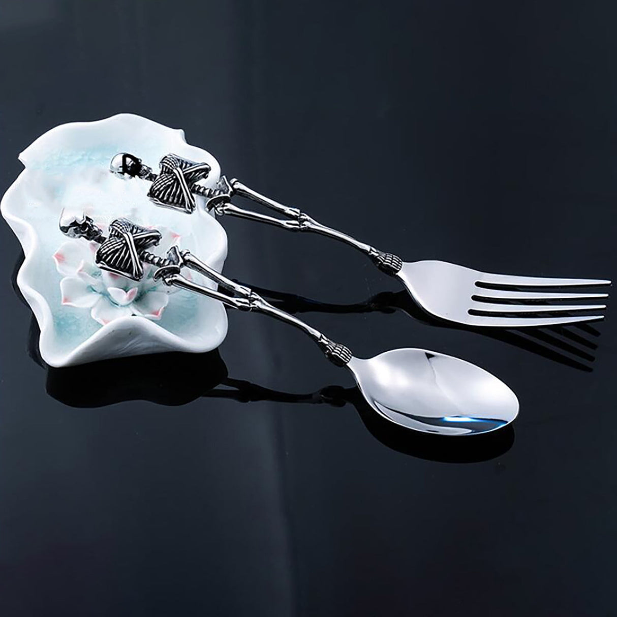 Stainless Steel Skeleton Skull Spoon and Fork Flatware Tableware Gifts for Halloween Easter and Christmas (Spoon) A
