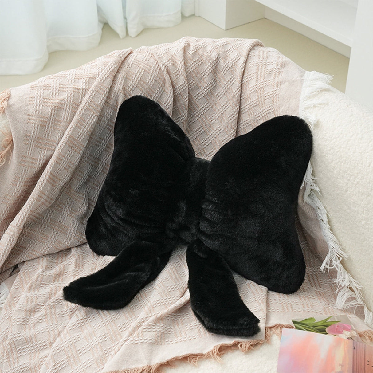 Bow Shaped Throw Pillow Soft Stuffed Bow Christmas Decorations Soft Furry Bow Throw Pillows Cute Bowknot Plush Pillow Home Decor for Couch Living Room Bed Black