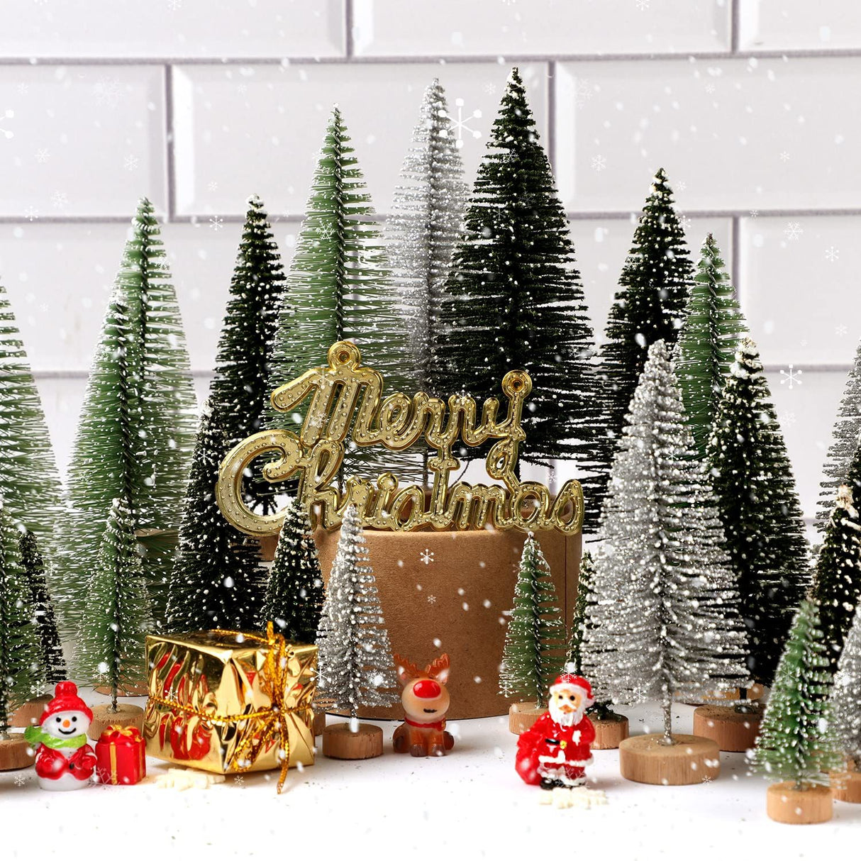 30Pcs Christmas Decorations Mini Christmas Trees, Artificial Christmas Tree Bottle Brush Trees with Wooden Base for Christmas Decor Christmas Party Home Table Craft(Gradient Green)