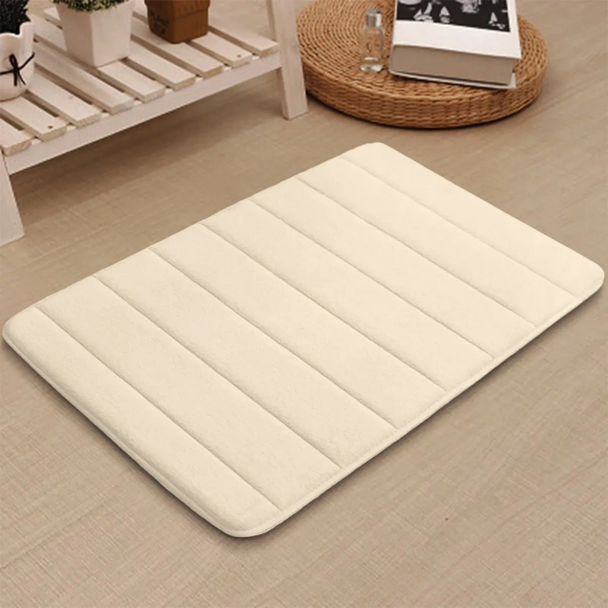White Non Slip Absorbent Bathroom Rug, Extra Soft Machine Washable Bath Mat for Tub and Shower, 24 x 16 in