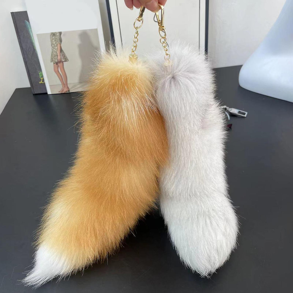 Fake Raccoon Tail Keychain Soft Artificial Fur Tail Pendant Decorative Raccoon Tail Keychain Backpack Key Ring Ornament Bag Decoration
