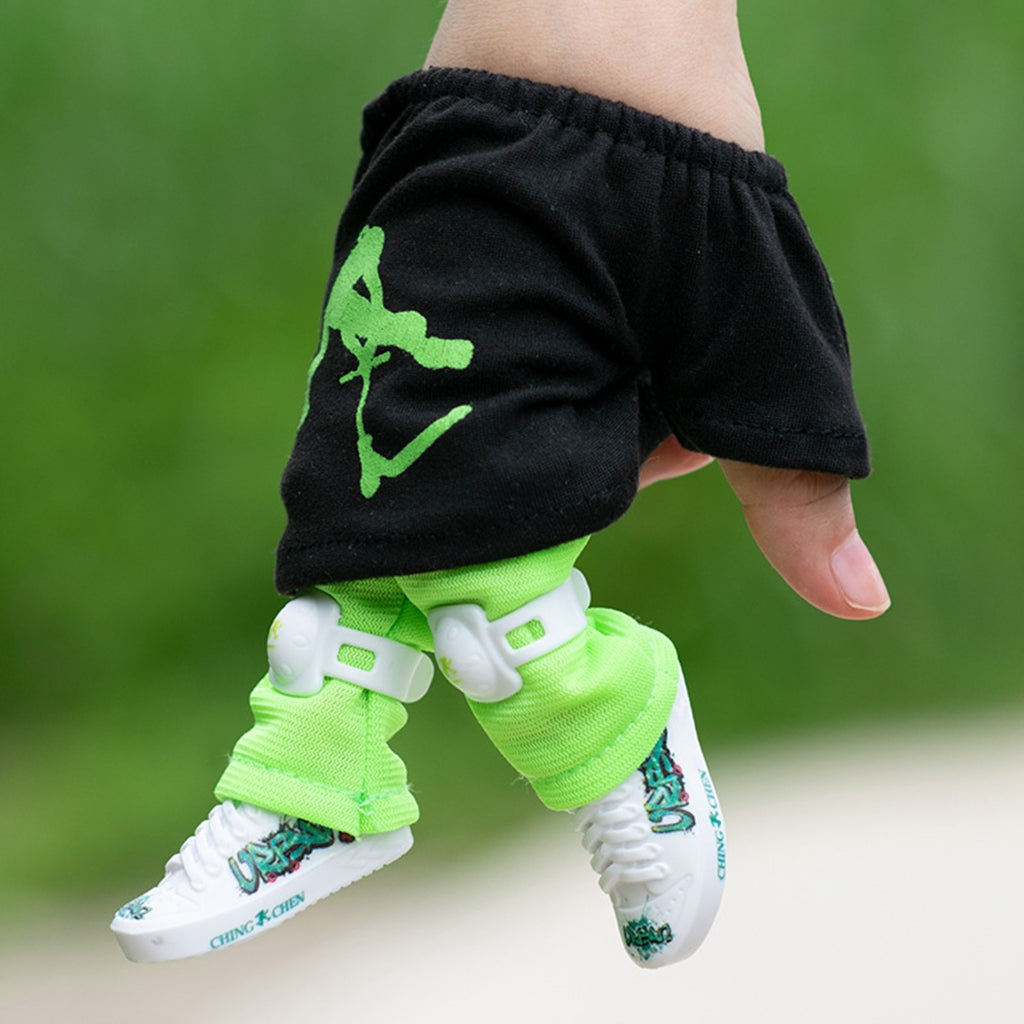 Finger Skateboard With Shoes Mini Scooter Finger Toy Set Gripboard Shoes And Pants Finger Skate Board Mini Skateboard 0.04 Black Series