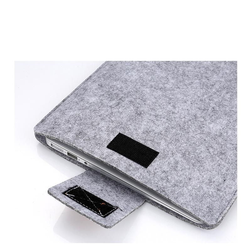 13-inch wool felt sleeve for MacBook Pro and Air, light gray