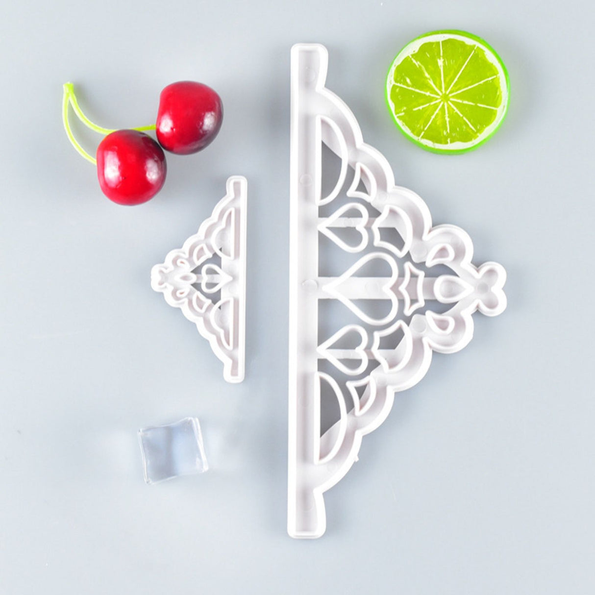 2 Pcs Crown Cutters Set Princess Crown Mold Tiara Cutter Cake Decorating Mold for DIY Birthday Party Dinner