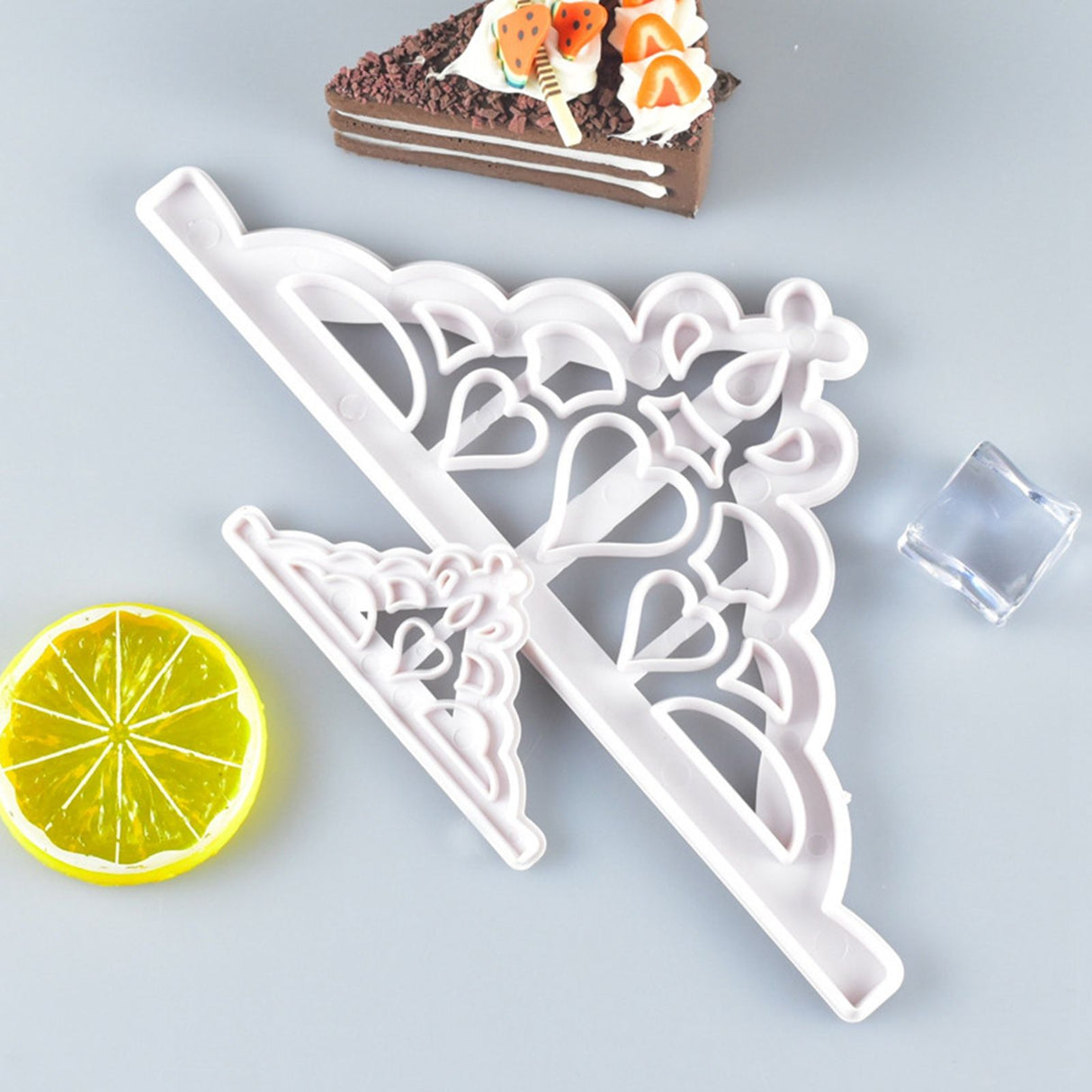 2 Pcs Crown Cutters Set Princess Crown Mold Tiara Cutter Cake Decorating Mold for DIY Birthday Party Dinner