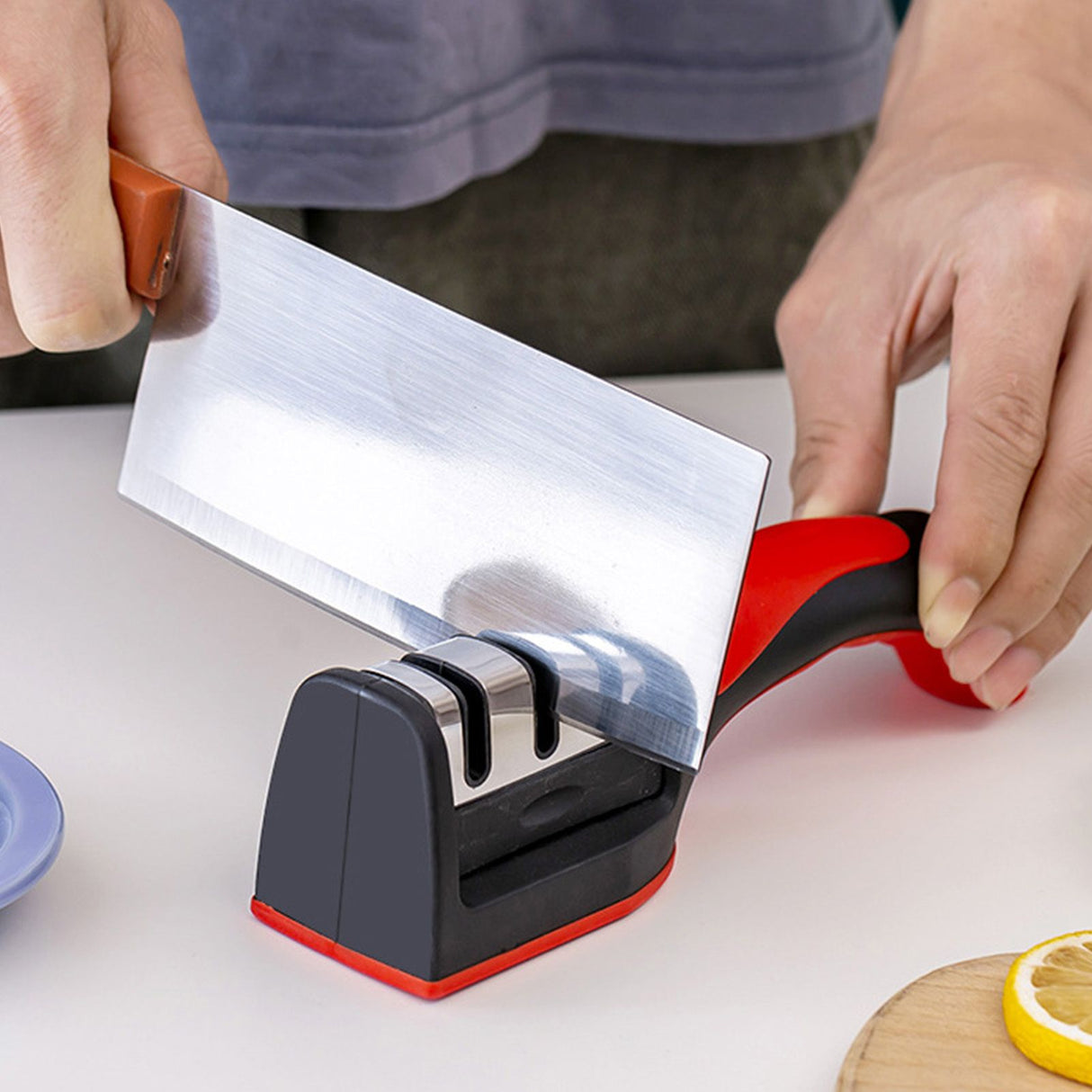 Handheld Knife Sharpening Tool 3 Segments Red and Black Multipurpose Knife Sharpener for Kitchen