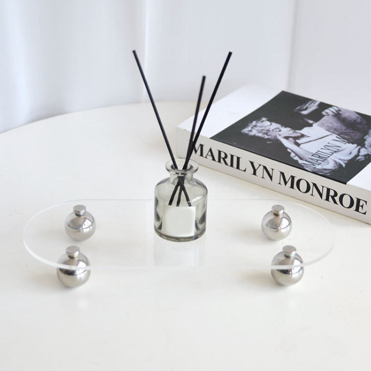 Acrylic Storage Tray Clear Transparent Stainless Steel Round Feet Minimalist Style Decorative Practical Desktop Shelf for Cafes Oval