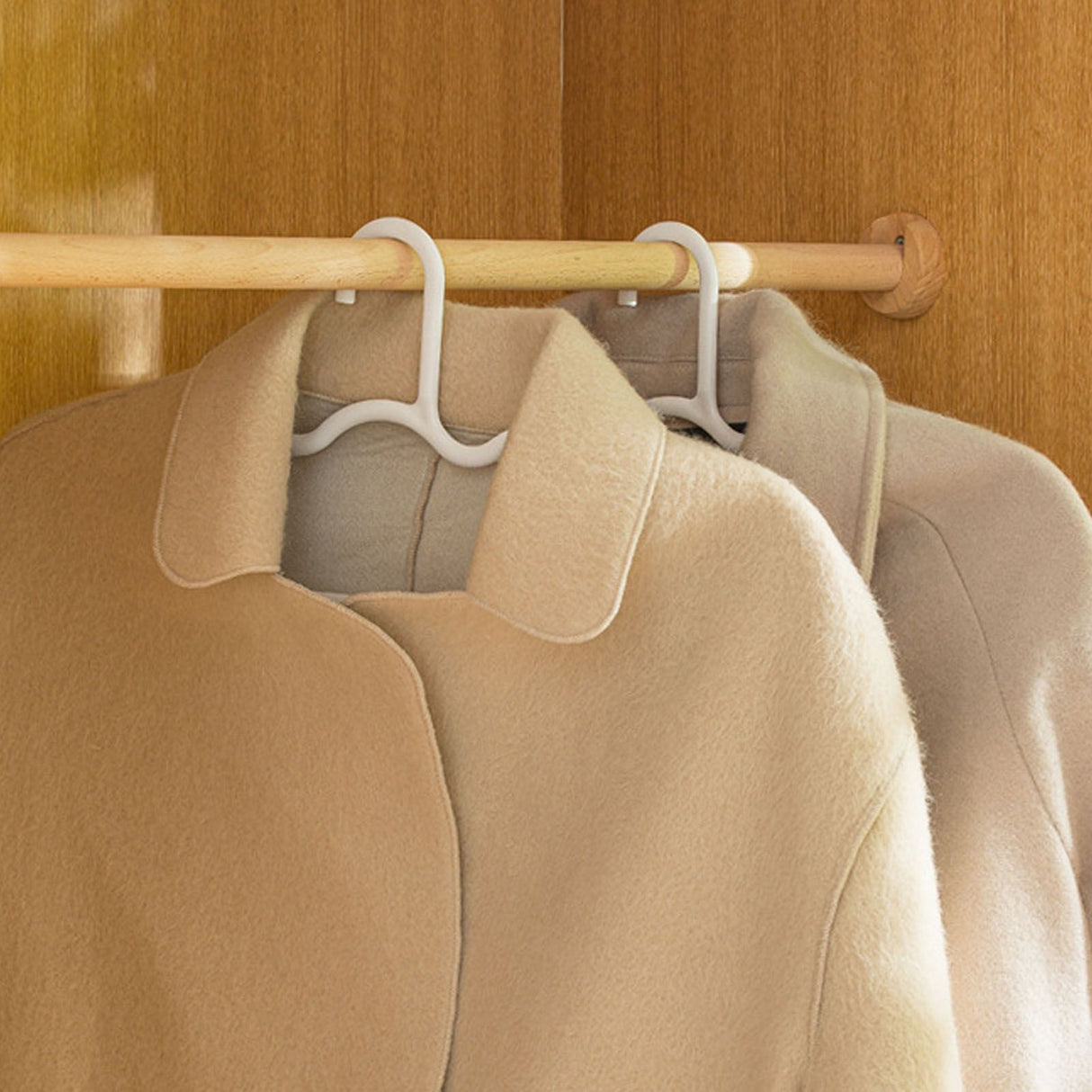3Pcs Clothing Notched Hanger Non Slip No Marking Household Thickened Garment Coat Hanger for Bed Sheet White