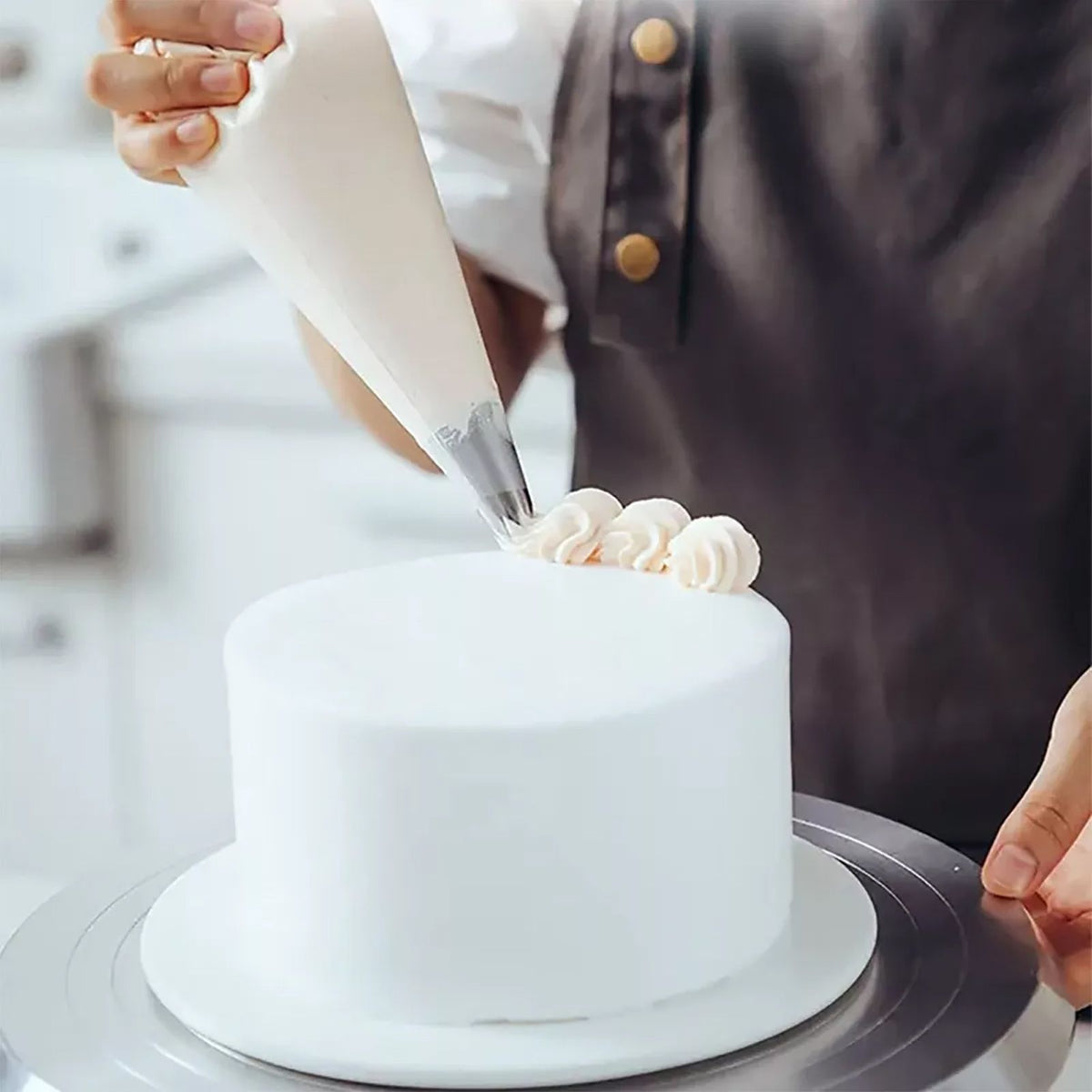 300Pcs Disposable Piping Bags Thickened Pastry Bags for Baking Cupcake Cookies Cake Decorating