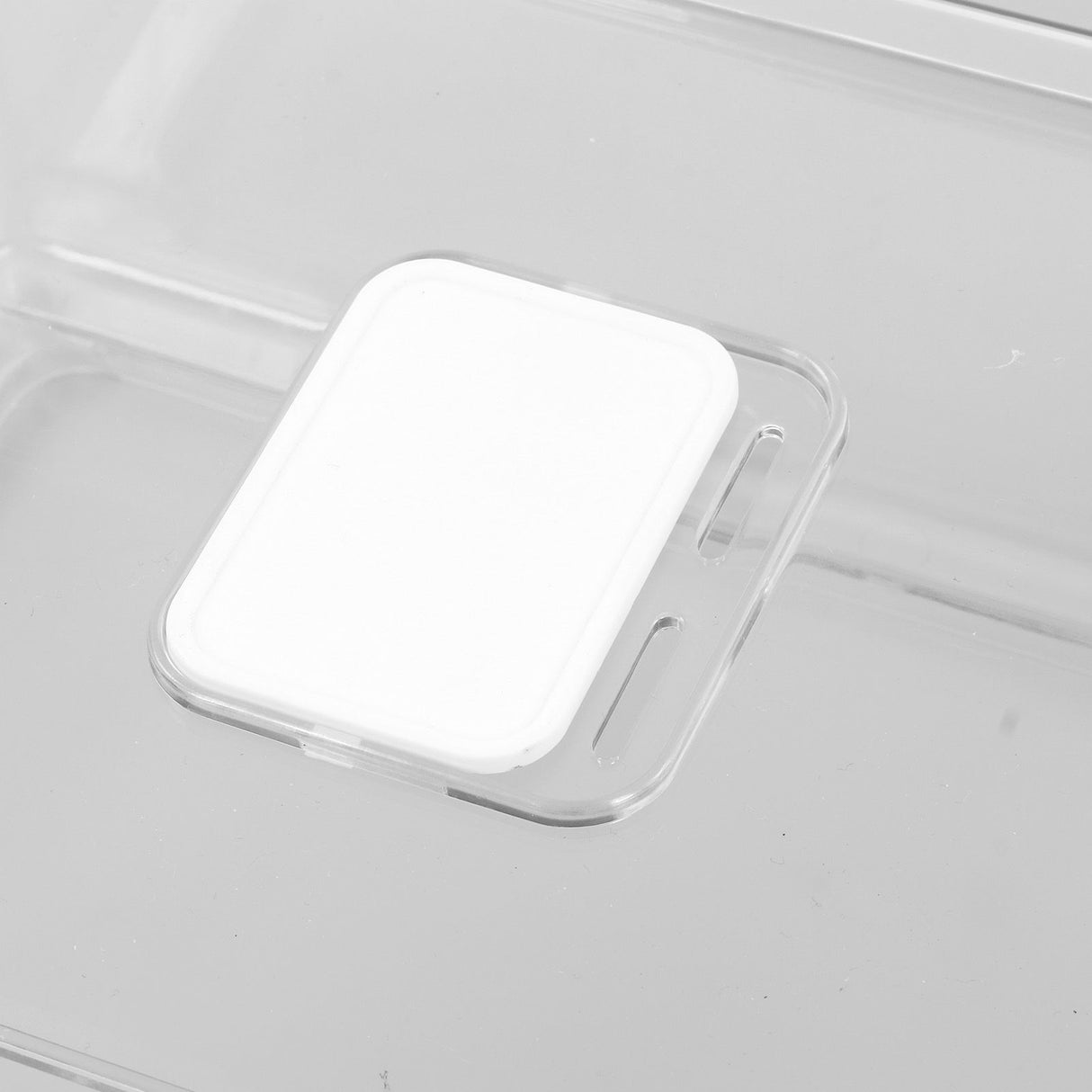 Refrigerator Storage Box Holder with Draining Plate Fruit Storage Container Preservation BoxL 11x20x30cm / 4.3x7.9x11.8in