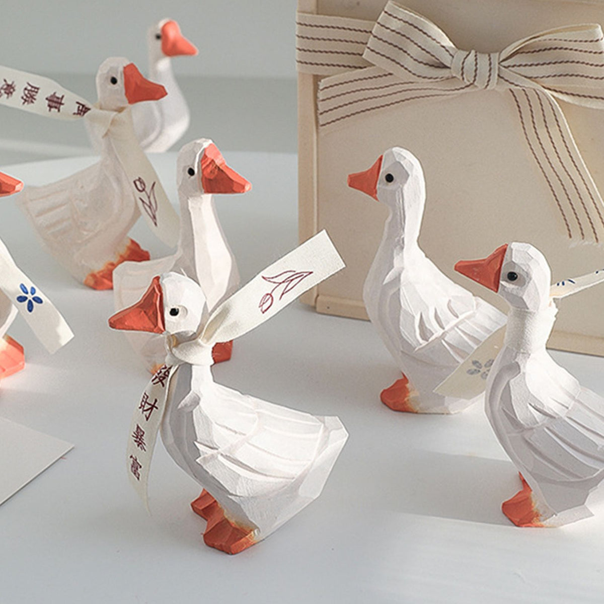 White Duck Ornaments Gypsum Lifelike Duck Figurine Decoration for Home Shooting Props
