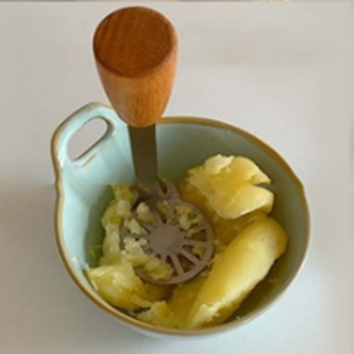 Potato Masher 304 Stainless Steel Potato Smasher Kitchen Tool Metal Mashing Utensil for Potato Beans