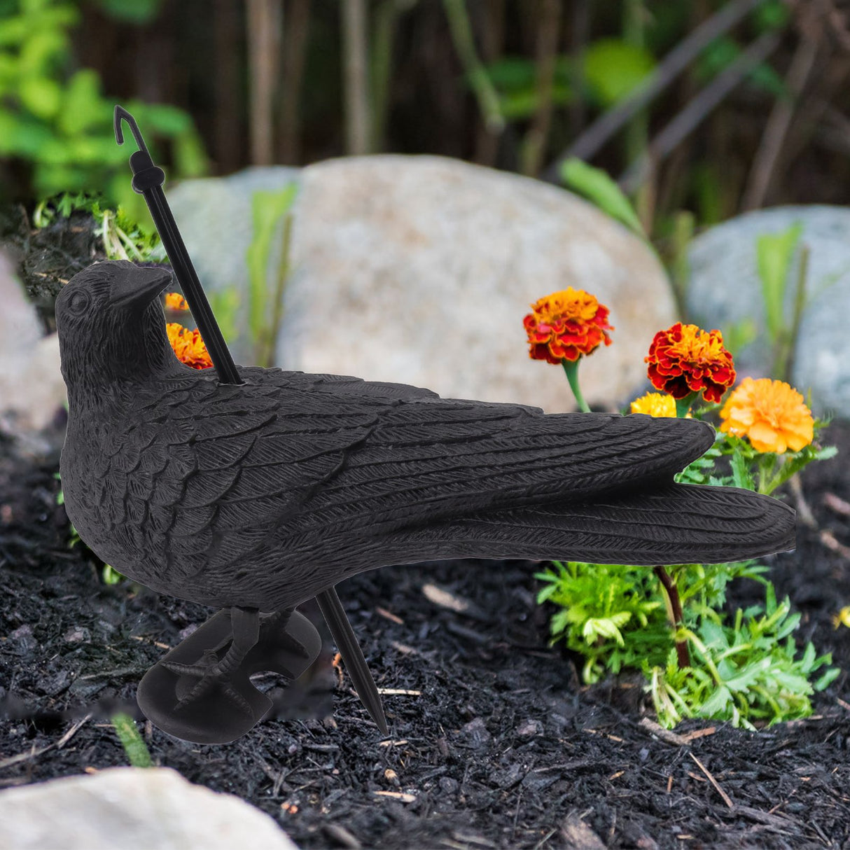 Realistic Elbow Crow Statue Plastic Waterproof Crow Decoys for Yard Garden Patios Halloween Decoration