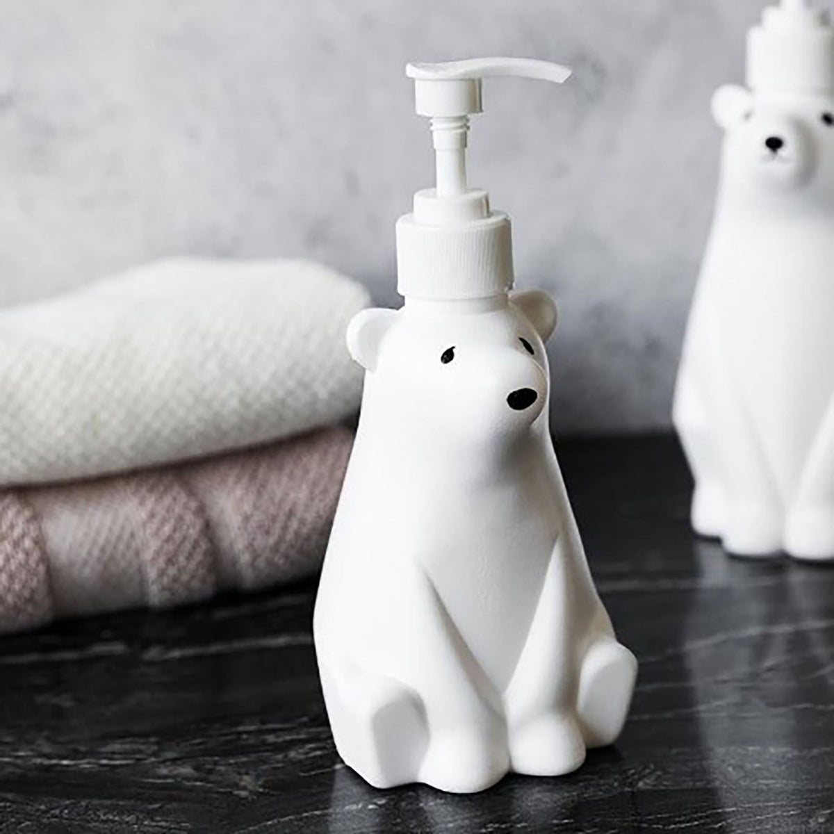 Soap Dispenser Bottle Cute Bear Shape Large Capacity Pump Dispenser Bottle for Bathroom Kitchen S (8.5x19cm/3.3x7.5in) (300ML)