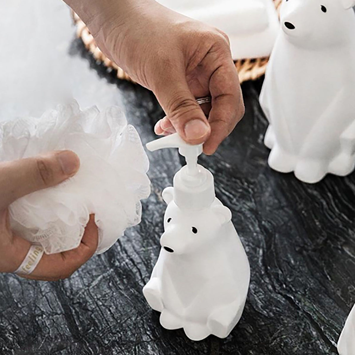 Soap Dispenser Bottle Cute Bear Shape Large Capacity Pump Dispenser Bottle for Bathroom Kitchen S (8.5x19cm/3.3x7.5in) (300ML)