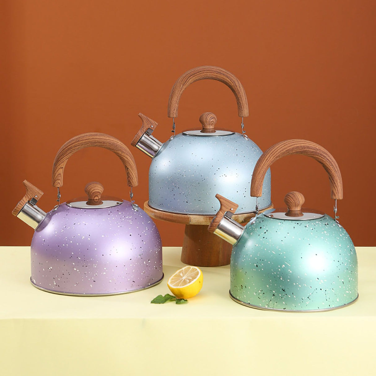 Water Kettle Stainless Steel Whistle Water Kettle Large Capacity Flat Bottomed for Gas Induction Cooker Boil Water 2L Hammer
