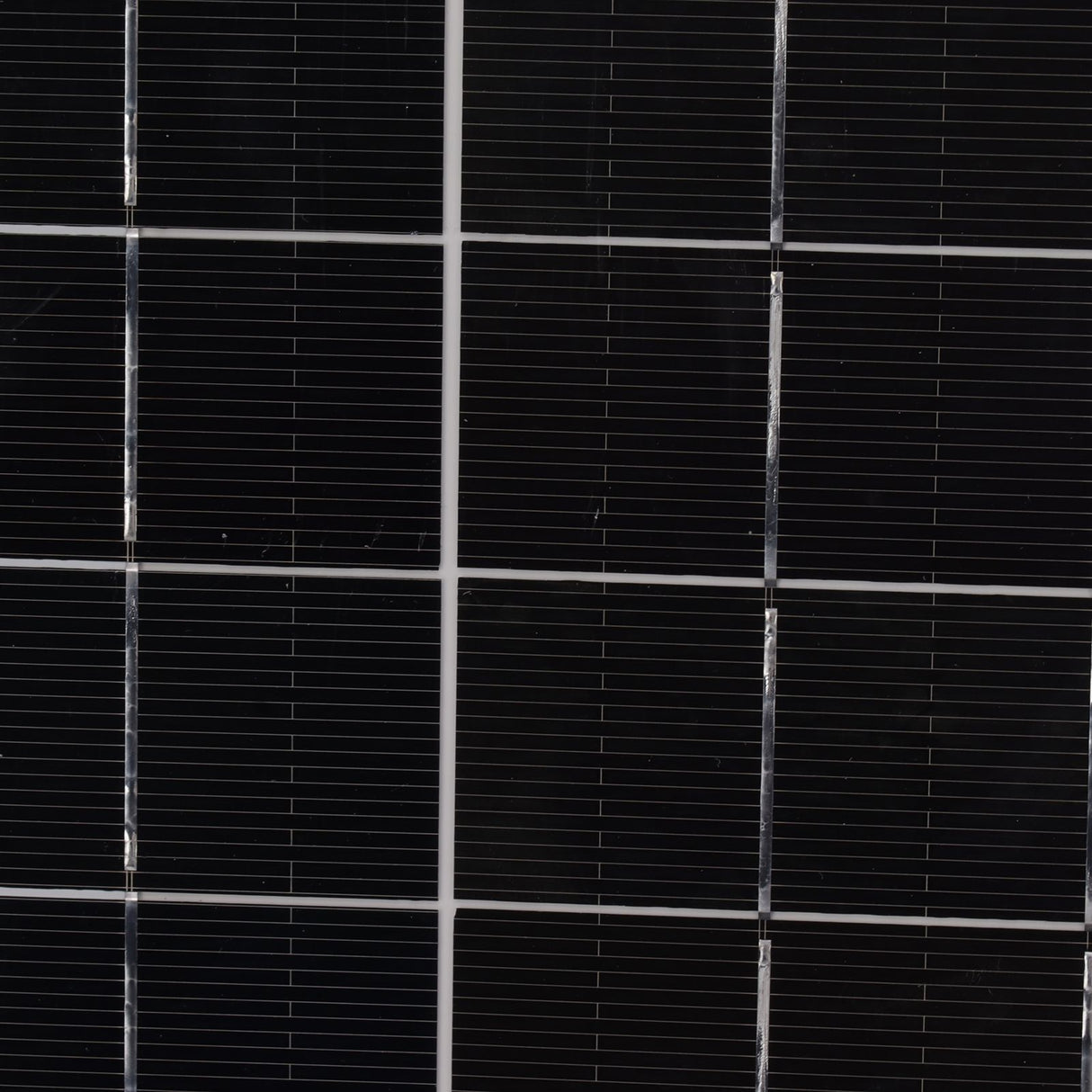 100W 18V Portable Solar Panel Kit 100 Watt 18 Volt Monocrystalline Portable Solar Panel for Automobiles Ships Airplanes Outdoor Agriculture Planting Tourism