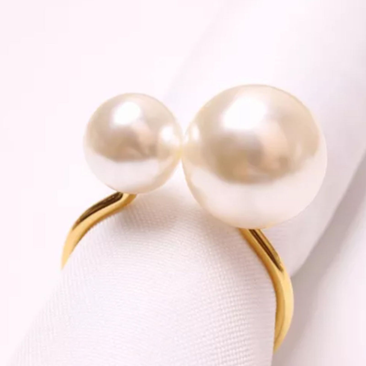12pcs Napkin Ring Washable Decorative Exquisite Metal Napkin Ring Buckle for Wedding Party Banquet Christmas Dinner