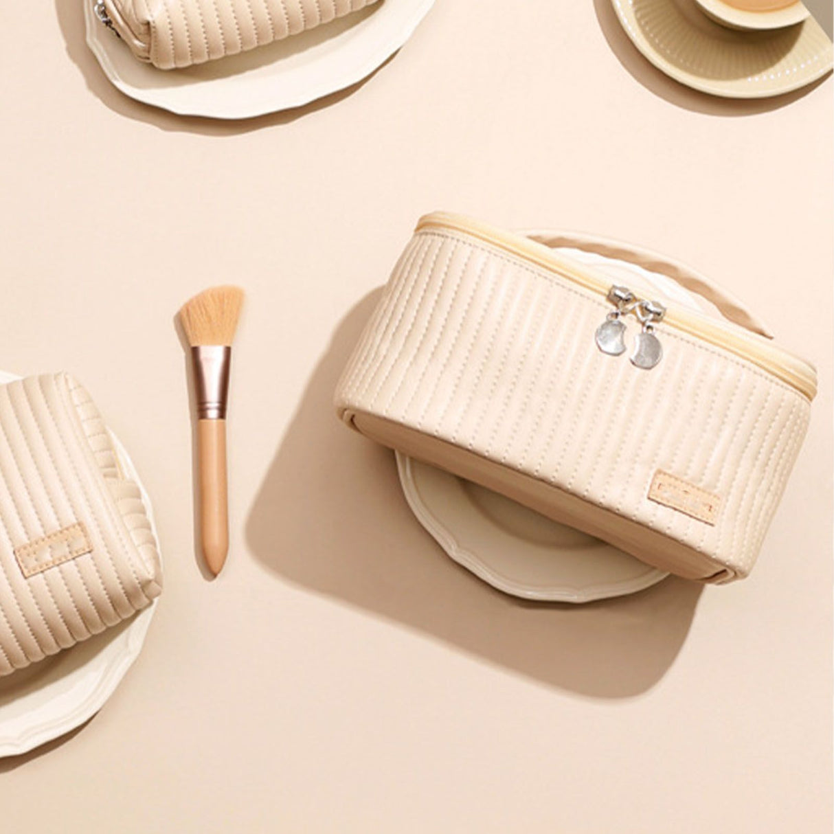 PU Open Lid Cake Shape Make Up Bag Cosmetic Storage Bag Soft Color Portable Makeup Bag Coffe
