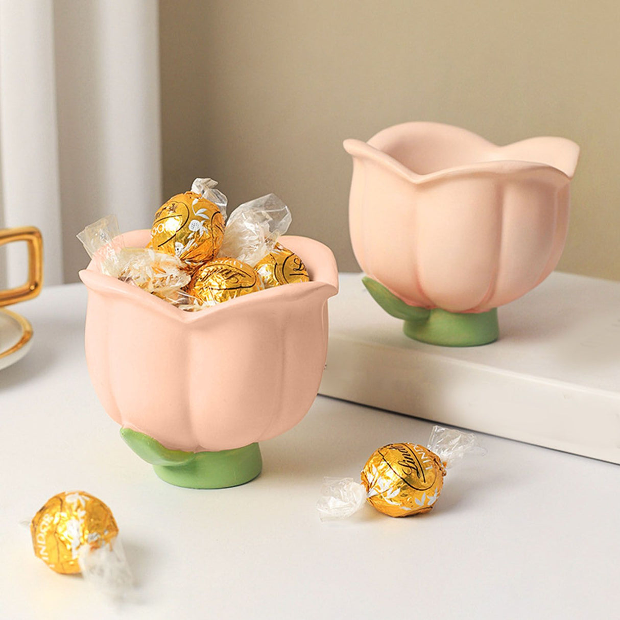 Flower Shape Storage Box Innovative Cute Resin Storage Decorative Ornament for Entryway Desk Dressing Table Tulip
