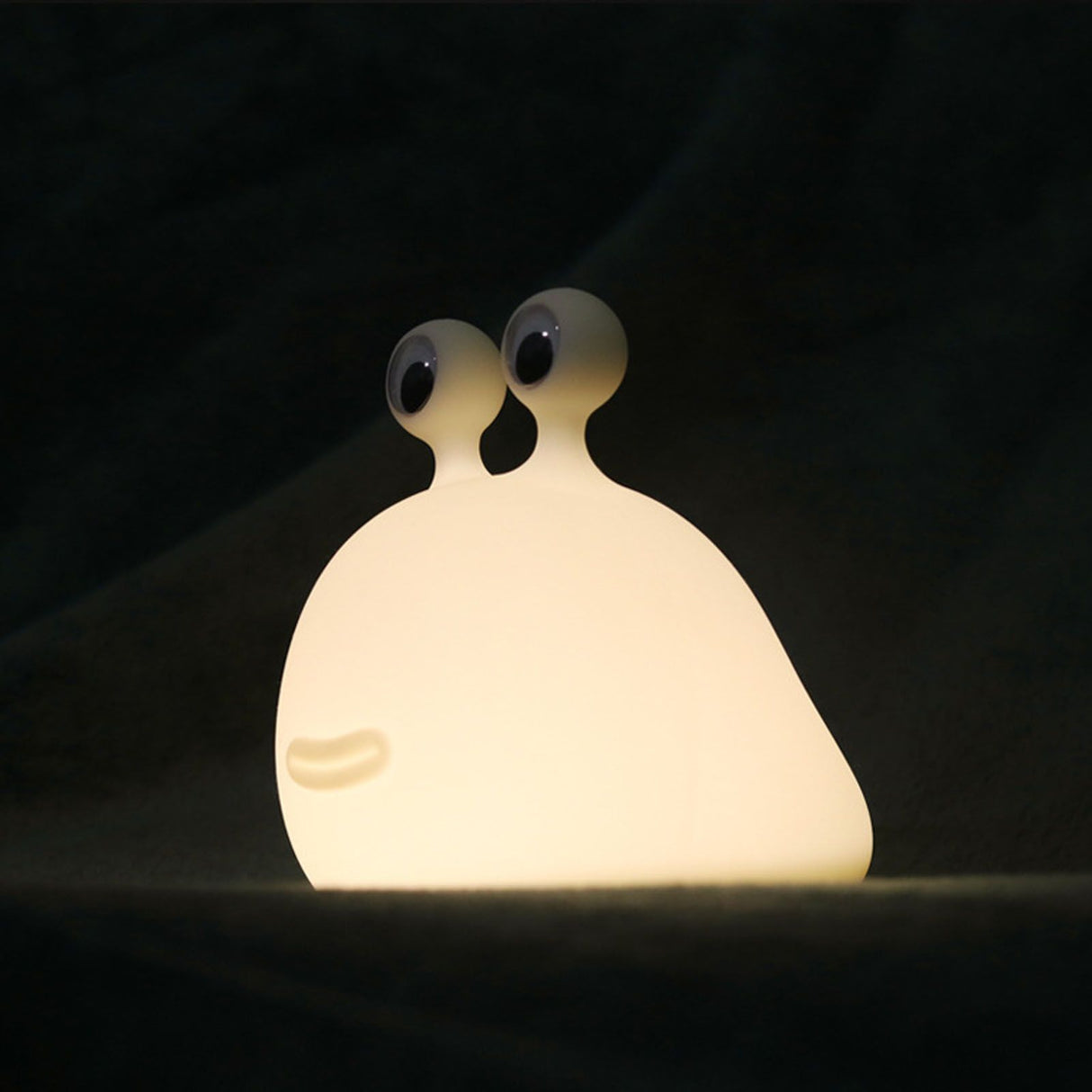 Slug Night Light Cute Cartoon Animal Bedside Lamp Silicone Night Light for Breastfeeding Baby Kids Teens