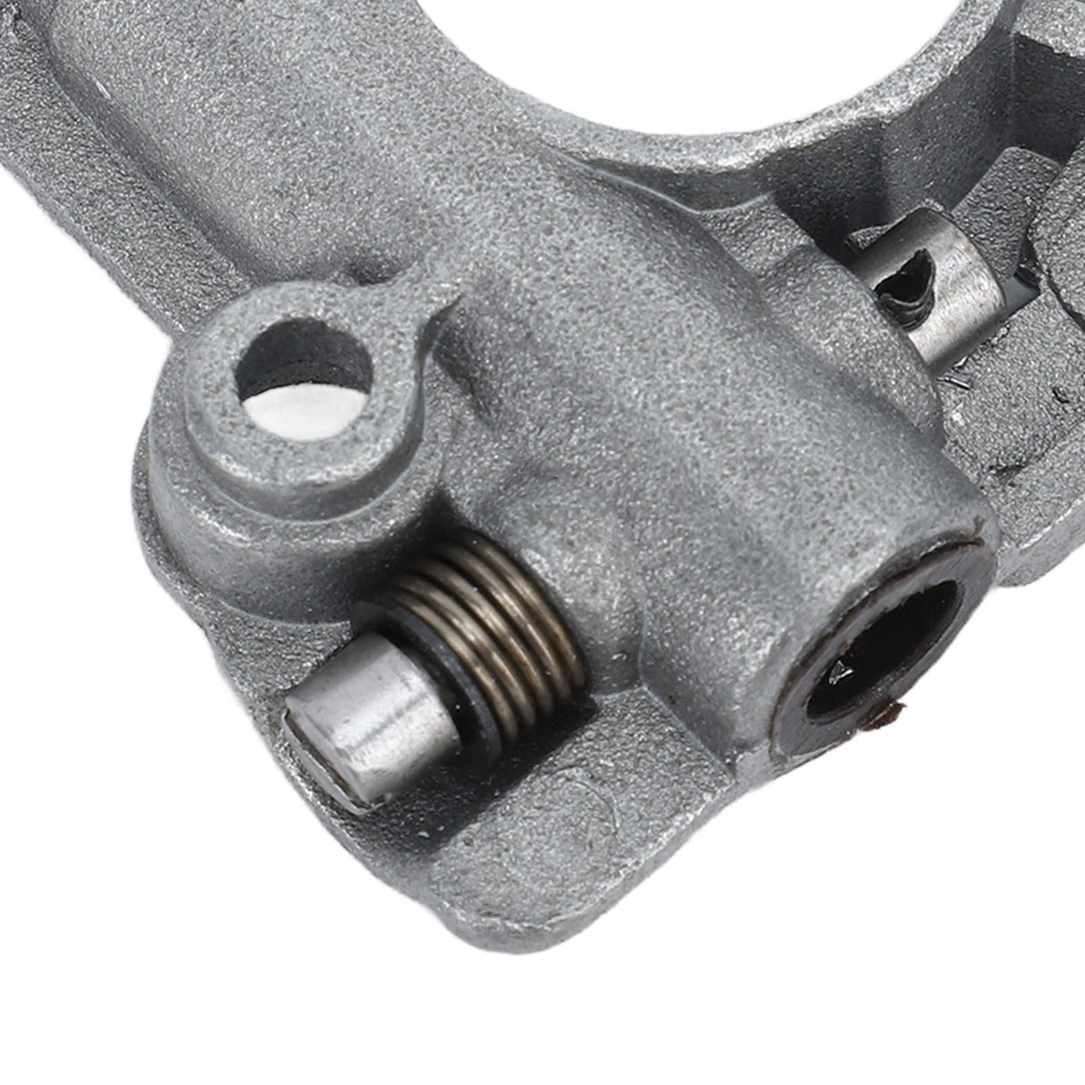 Reliable Chainsaw Oil Pump Iron High Hardness Engine Oil Pump for CS350 CS2600 Oil Pump