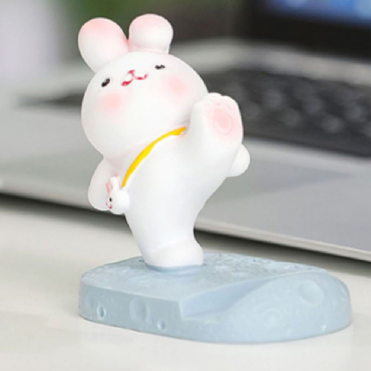 Cute Rabbit Cell Phone Stand Cartoon Resin Bunny Phone Holder Desk for Student Room Decoration Kicking