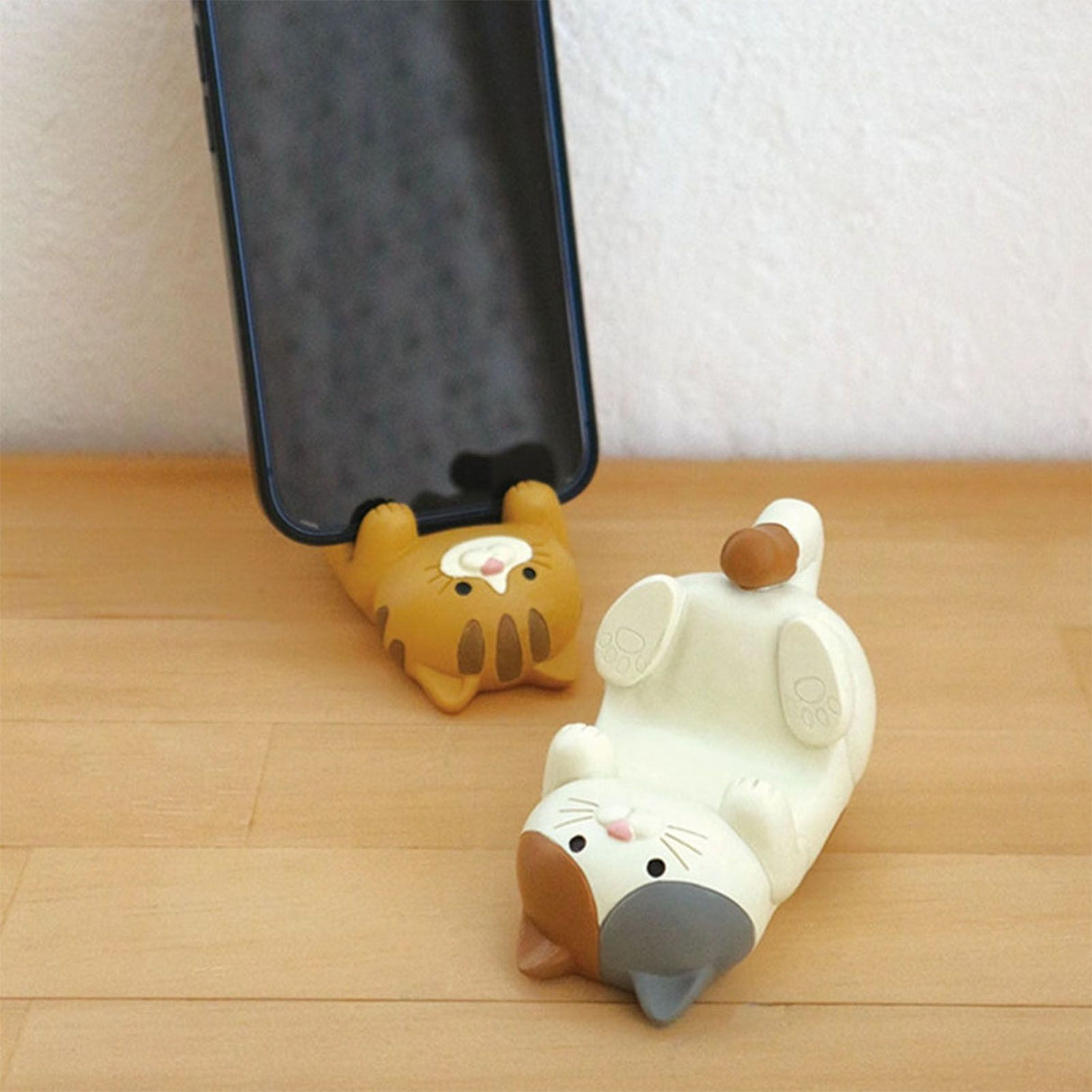 Cat Ornament Multifunctional Phone Tablet Glasses Pen Holder Desk Decoration for Home Ocelot
