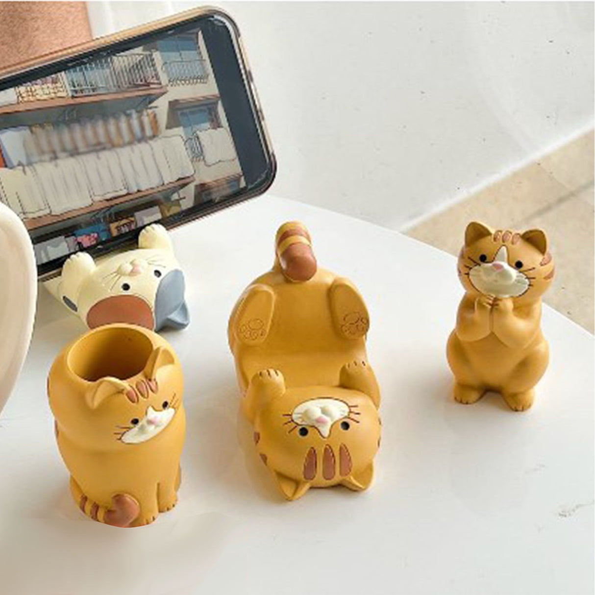 Cat Ornament Multifunctional Phone Tablet Glasses Pen Holder Desk Decoration for Home Ocelot