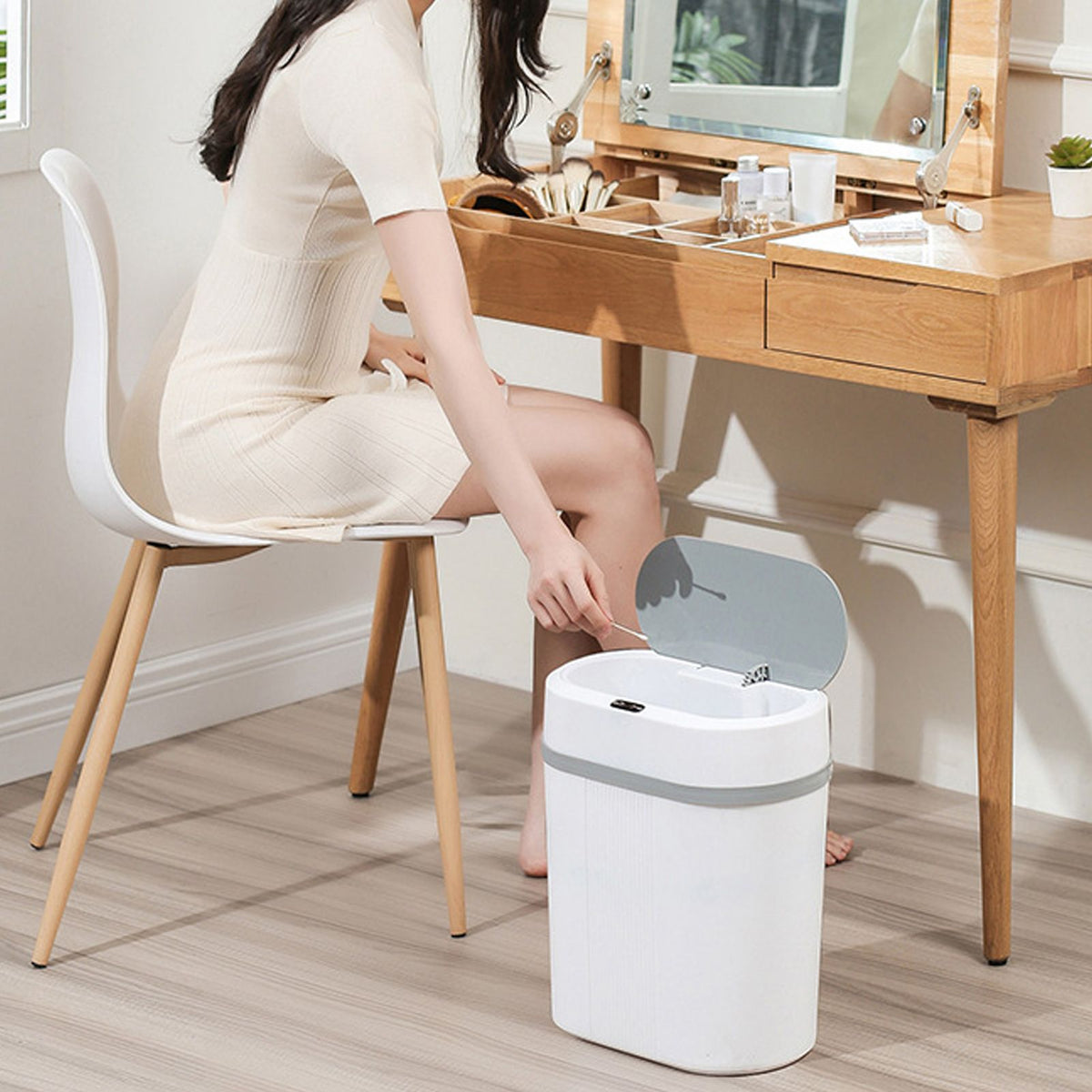 12L Smart Trash Can Battery Powered Motion Sensor Automatic Induction Garbage Can for Bedroom Bathroom Kitchen