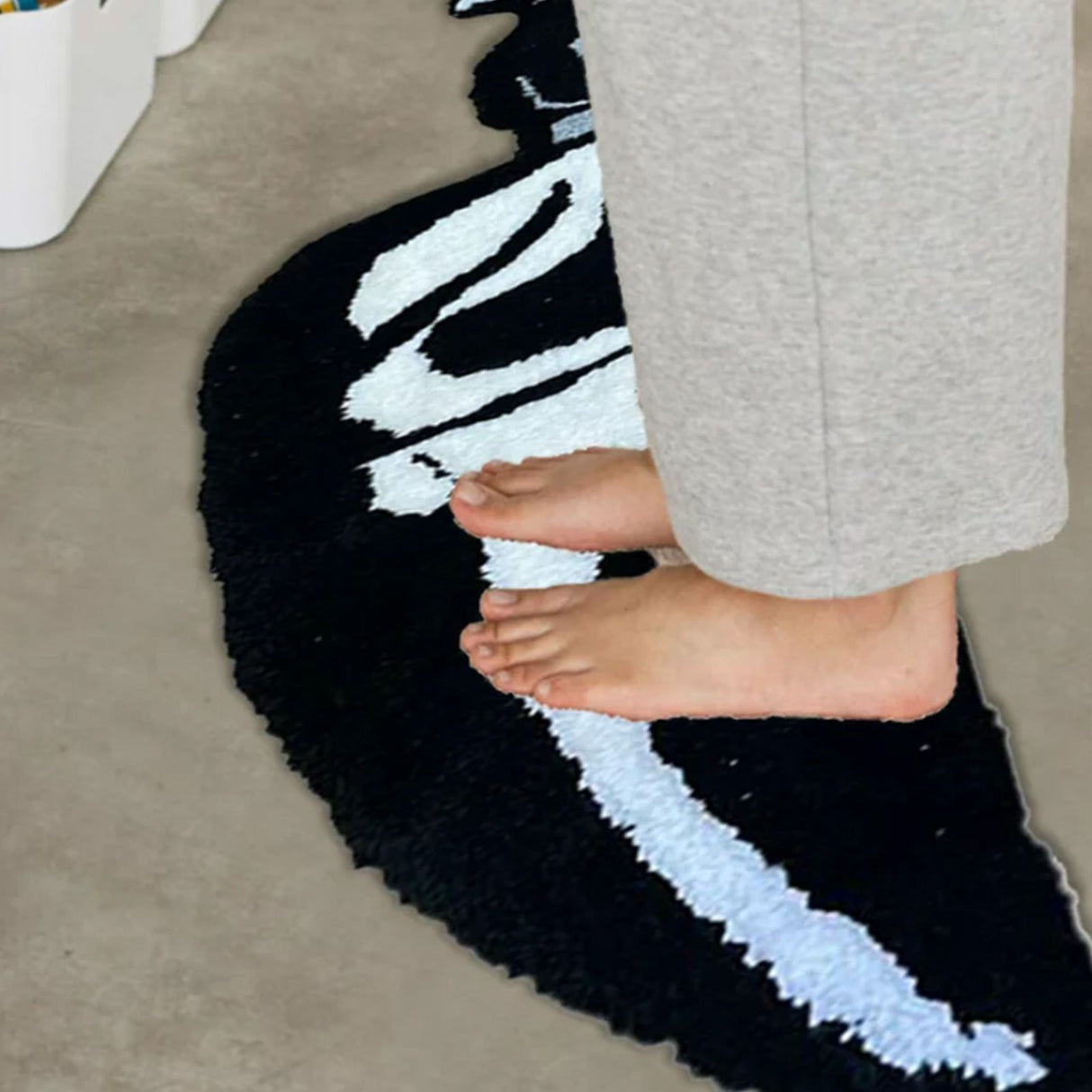 Skull Knife Carpet Horror Scary Scream Bedside Rug Wear Resistant Cashmere Home Welcome Decor 50.8CM