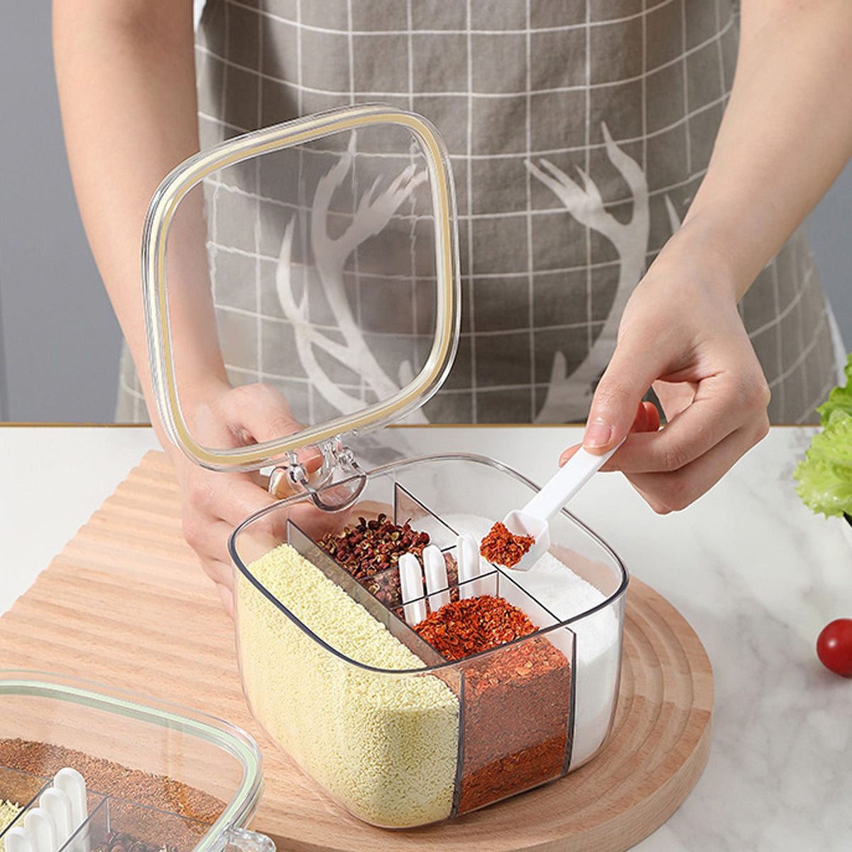 Seasoning Box 4 Compartments Transparent Window Strong PET Seasoning Jar with 4 Spoons for Home Kitchen Cooking Milk Yellow