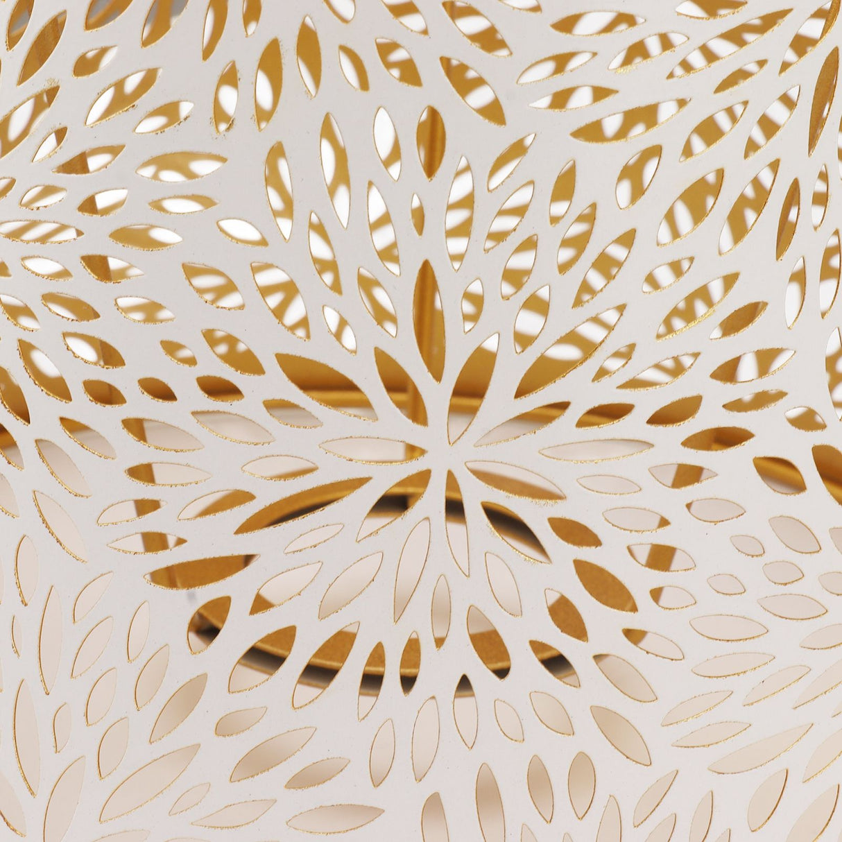 Lamp Shade E27 E26 White Carved Flower Pattern Iron Modern Design Easy Installation Bulb Shade for Home Living Room