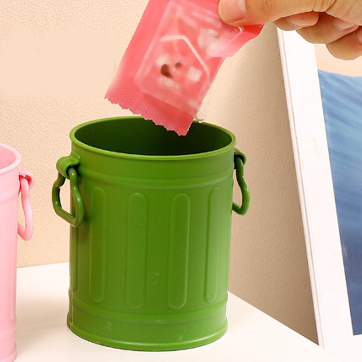 Plastic Pen Holder Cute Large Capacity Convenient Storage Pencil Container for Home School Office Green